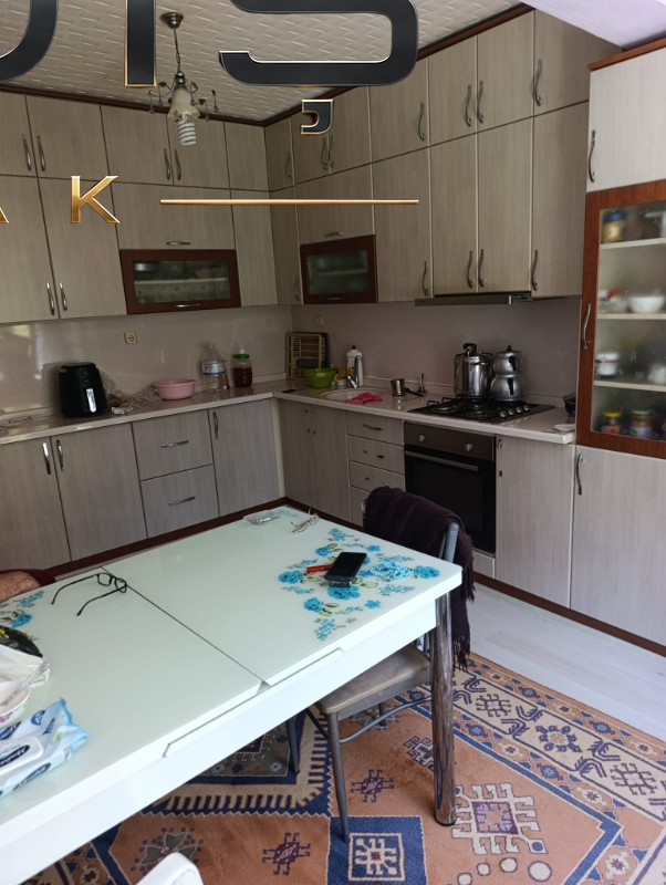 VALİDE SULTAN MAHALLESİNDE M&Uuml;STAKİL GİRİŞLİ 2+1
